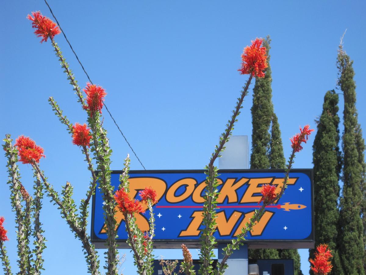 טרות' אור קונסקוונסס Rocket Inn מראה חיצוני תמונה