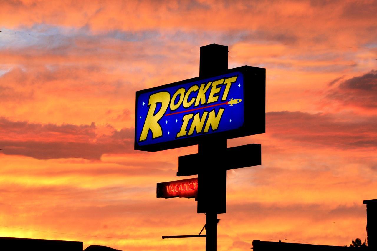 טרות' אור קונסקוונסס Rocket Inn מראה חיצוני תמונה